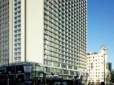 Uptown 4*
