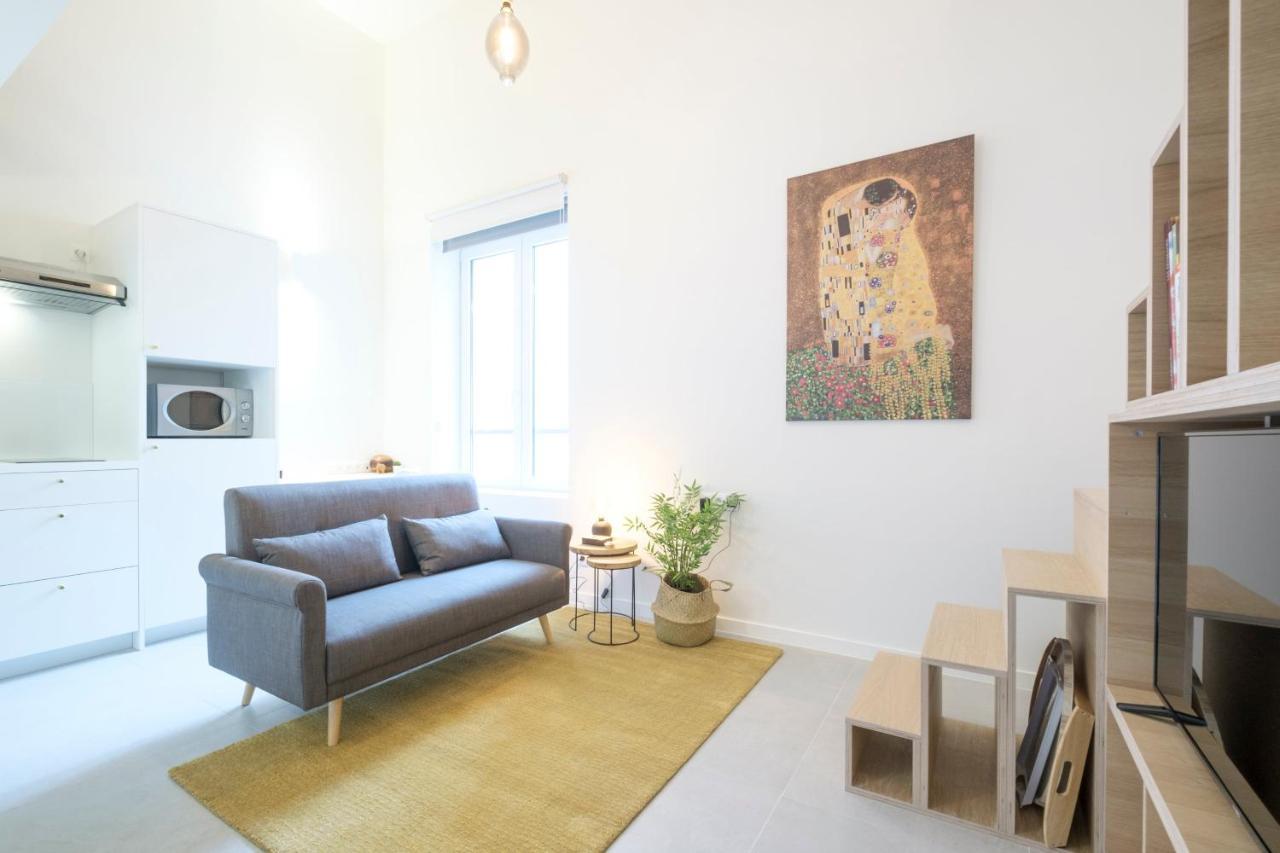 Apartment With View *