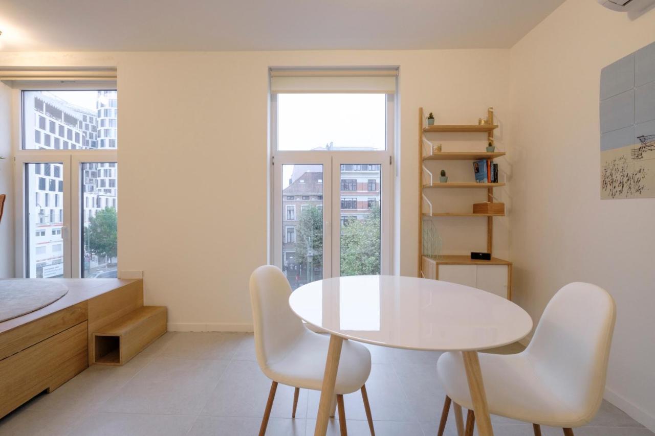 Apartment With View *