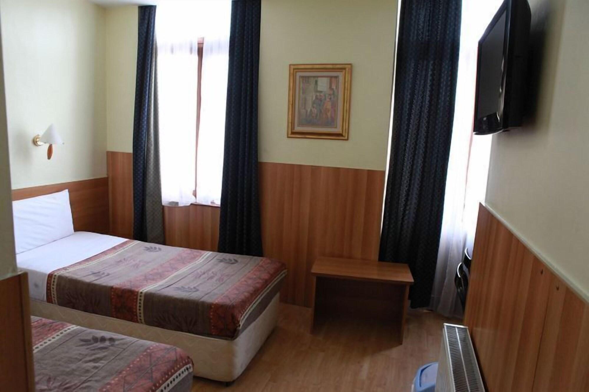 Aristote Hotel