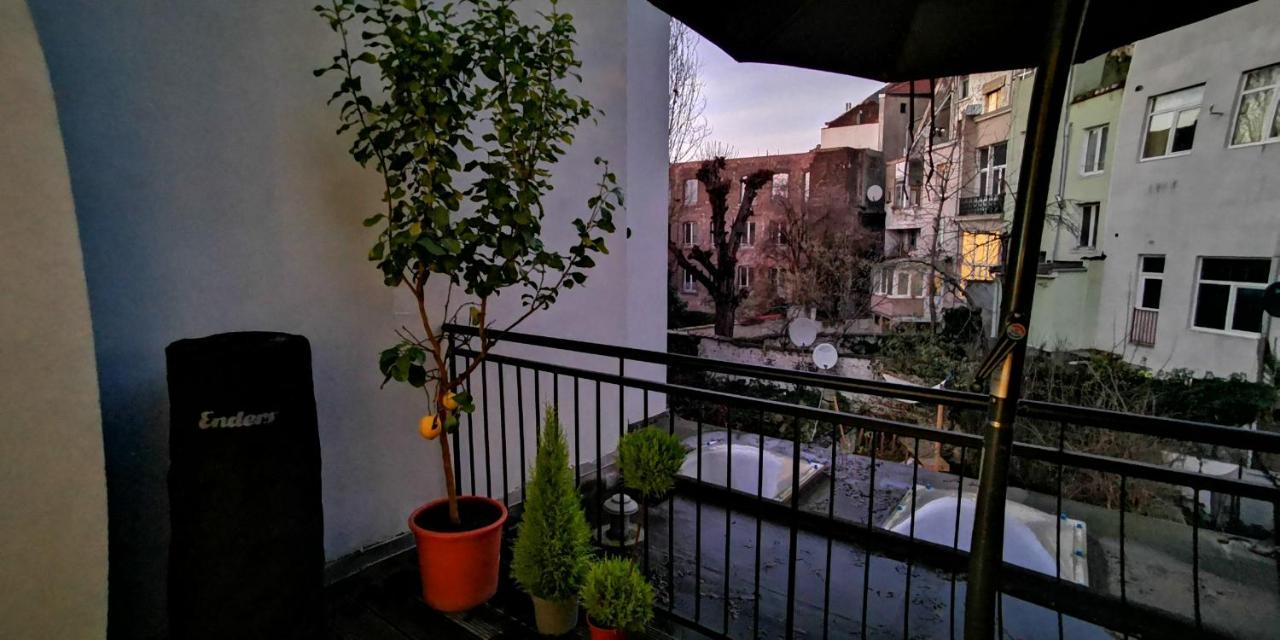 Studio Entier Moderne Et Avec Terrasse Brussels