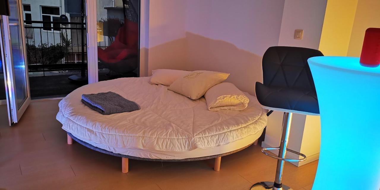 Studio Entier Moderne Et Avec Terrasse