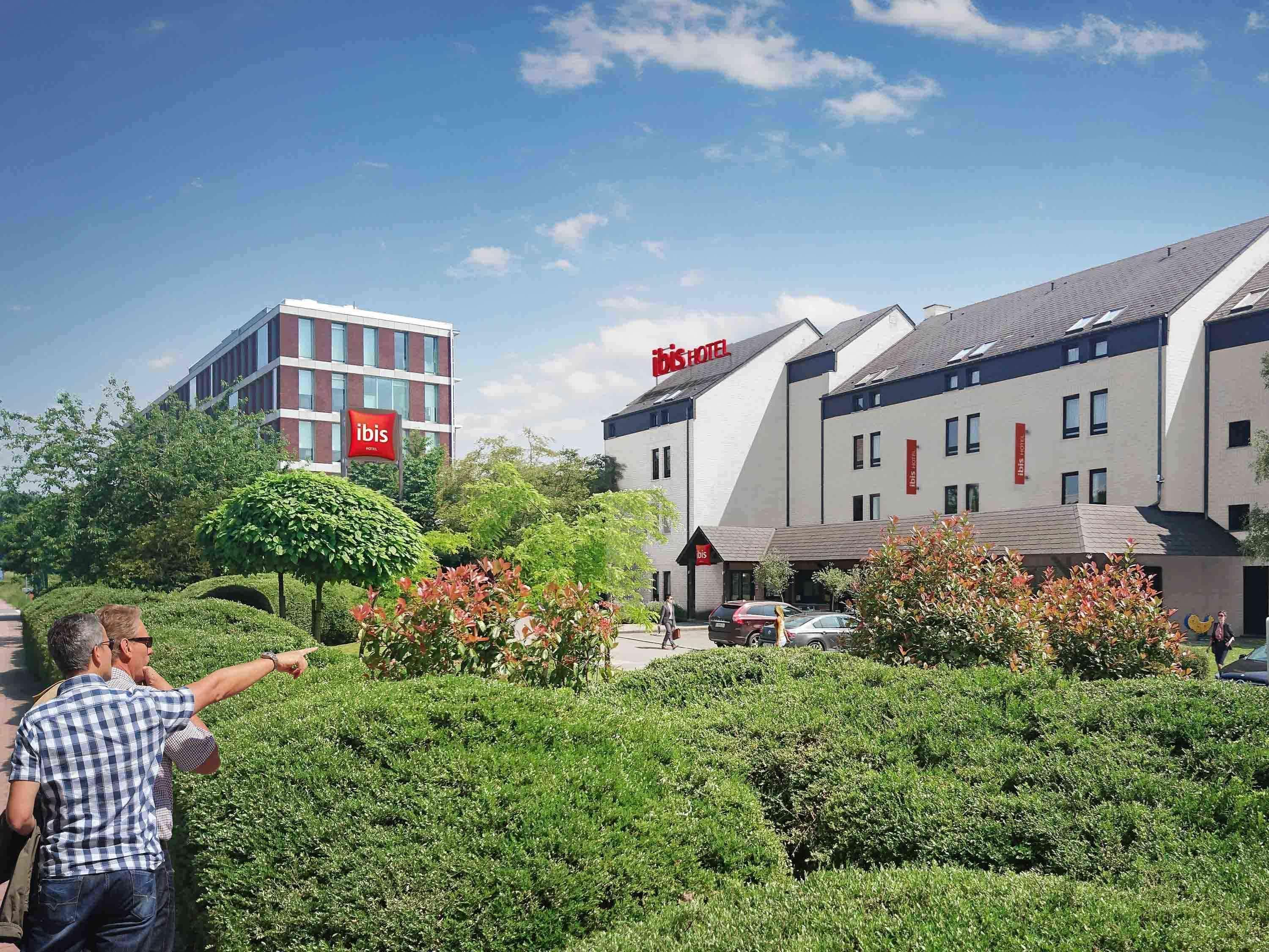 Ibis Erasmus Hotel 3*