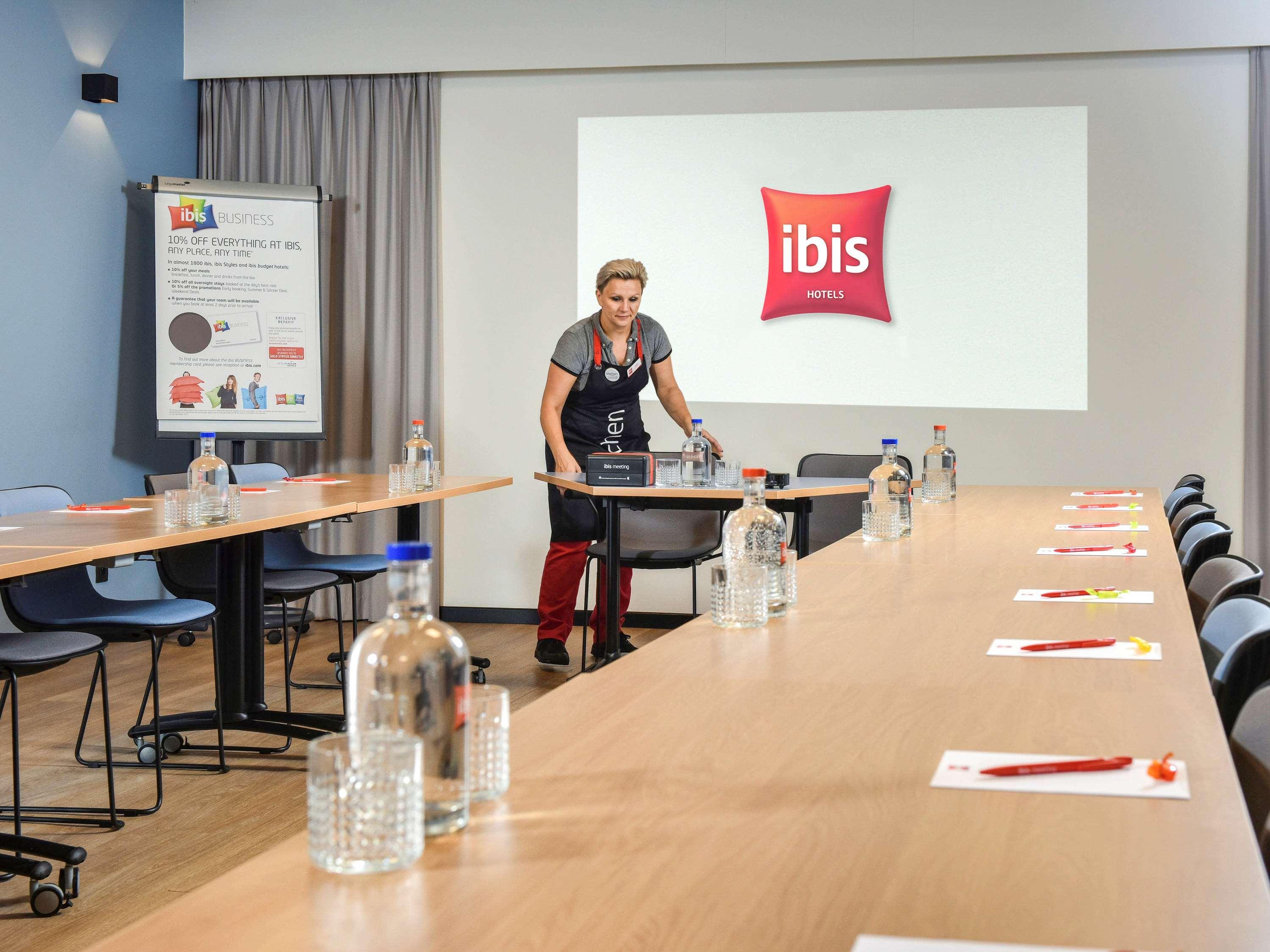 Ibis Erasmus Hotel 3*