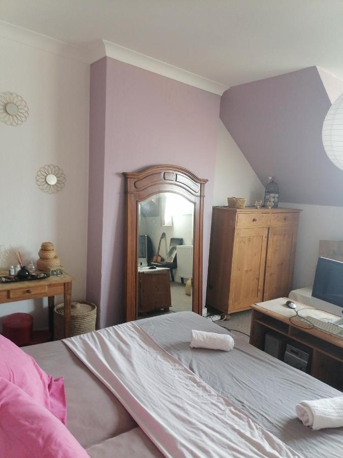 Double Lilas Et Uniquement Femmes Bed & Breakfast Bruxelles