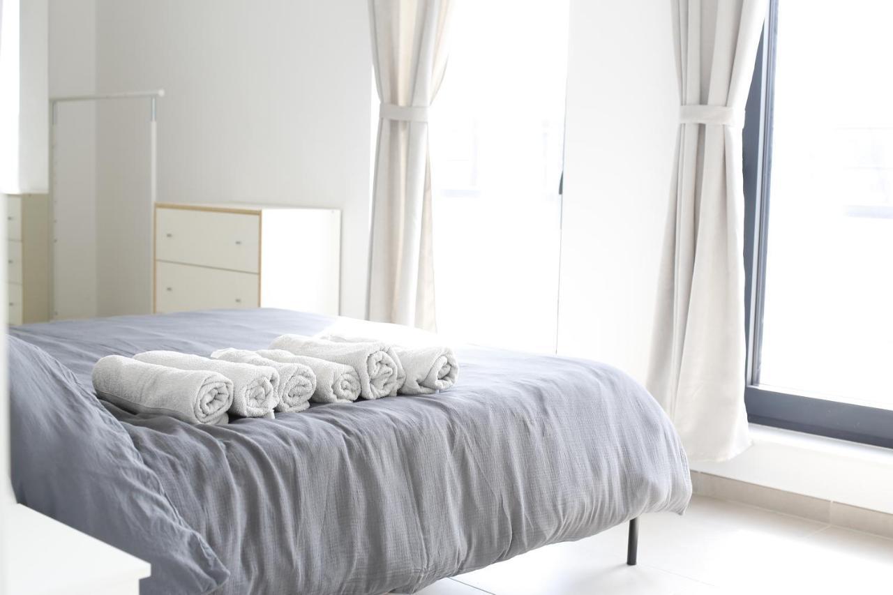 Non Smoking Penthouse Ll Erasme Apartment *