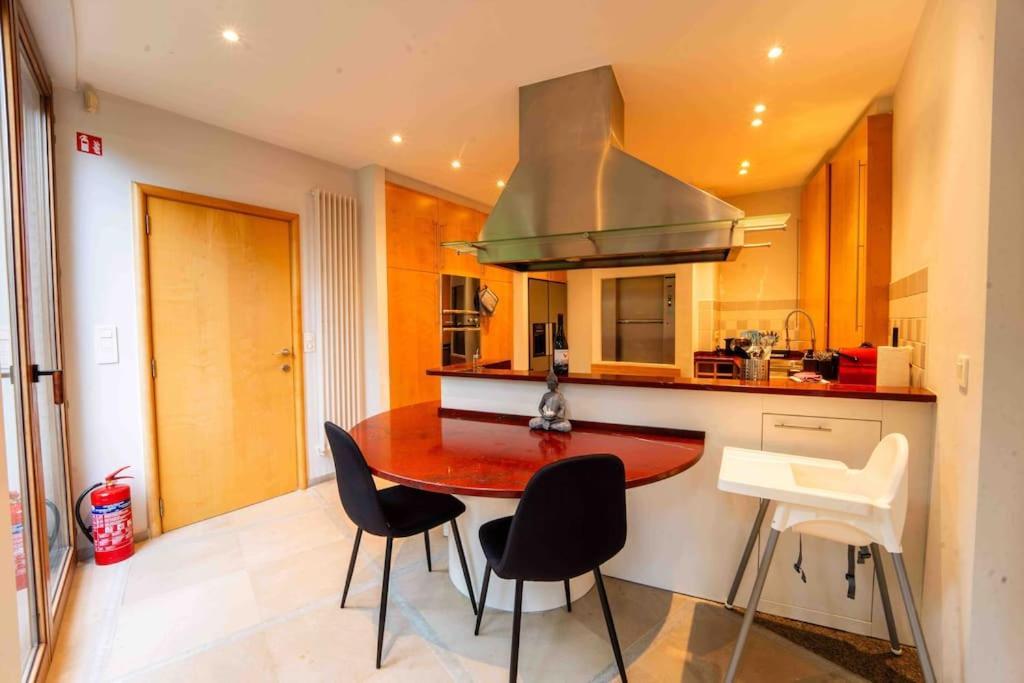 Havre De Paix A :piscine, Sauna, Jacuzzi Villa