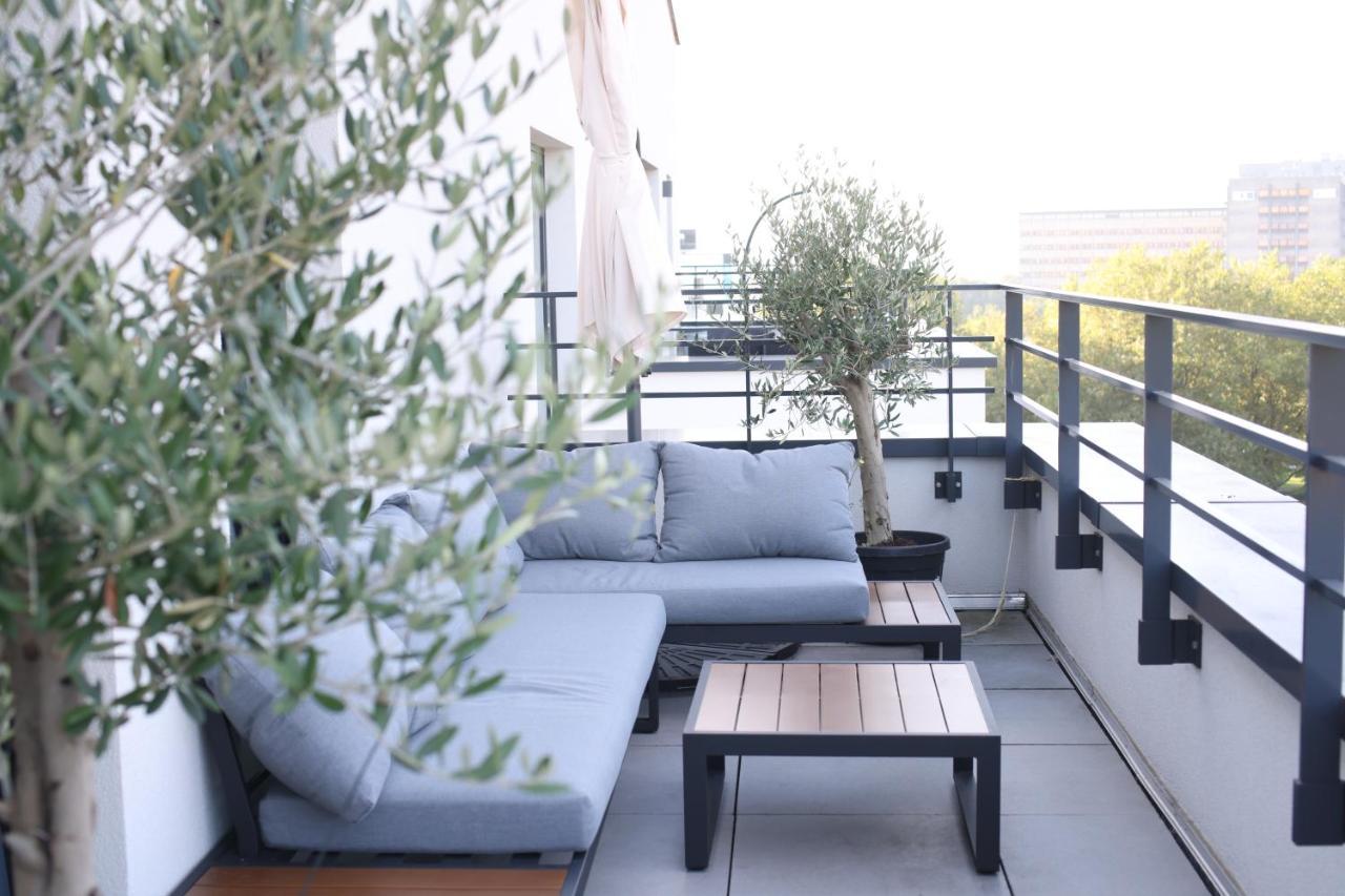 Non Smoking Penthouse Ll Erasme Apartment *