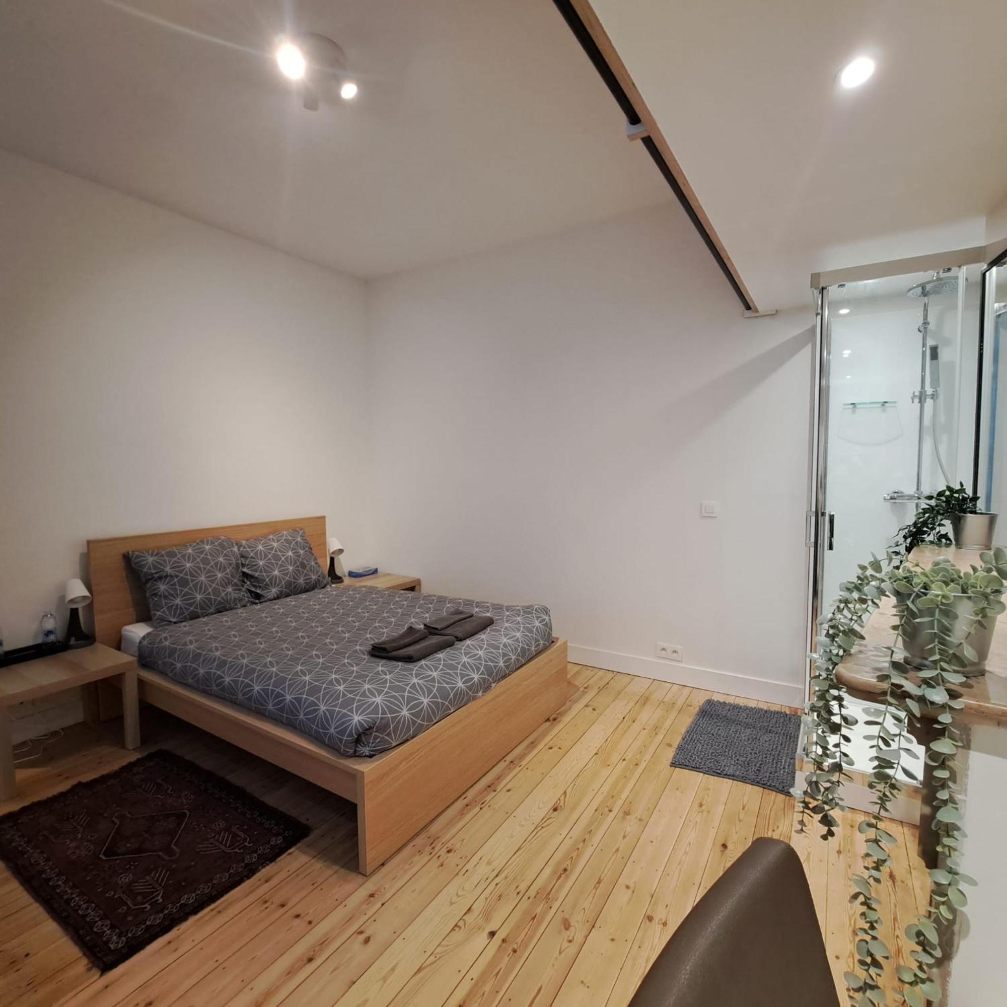 Guest house Comfortable With Terrace European Parliament