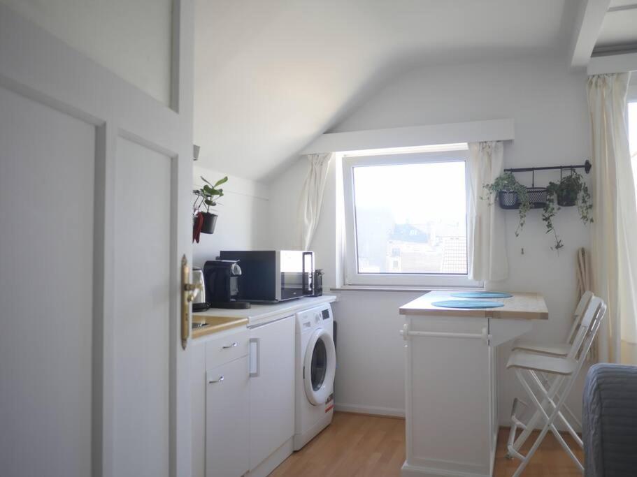 Chic 1br + Terrace Apartment