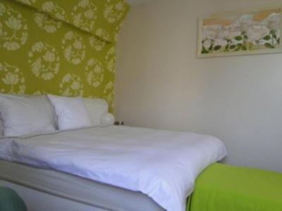 La Zarin Bed & Breakfast