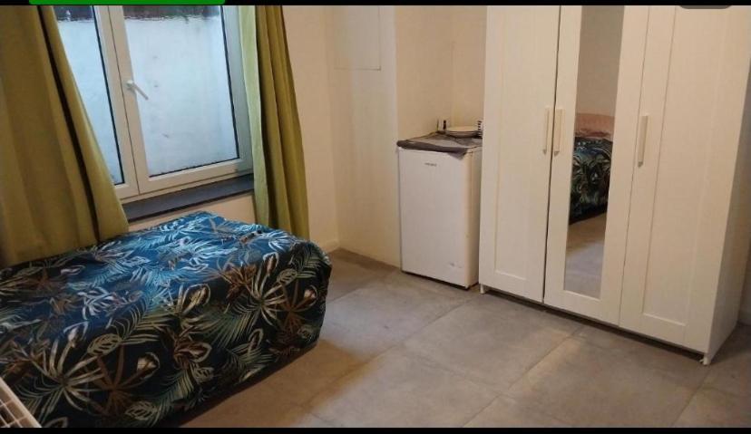 Deux Lits Celibataires Sous -sol Cle Ancien *