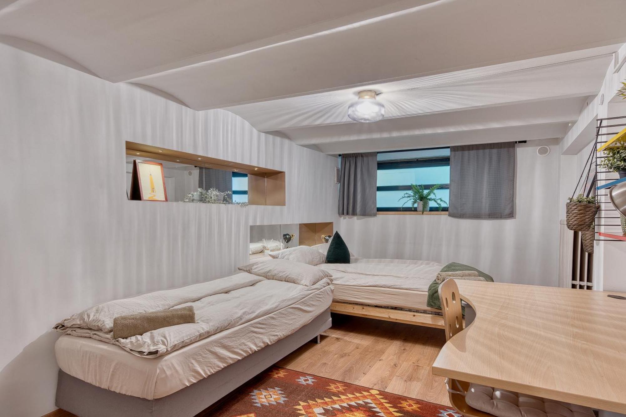 Bed & Breakfast Comenstay *