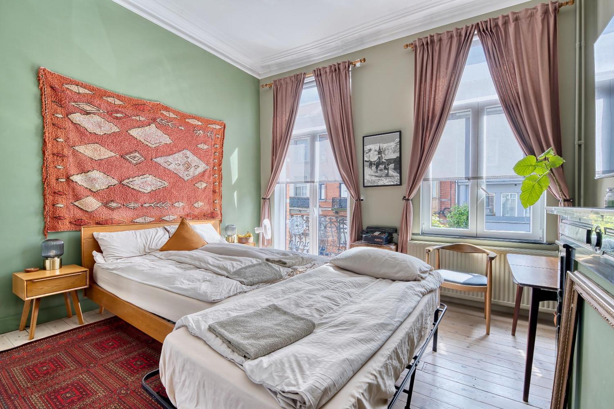Comenstay Bed & Breakfast *