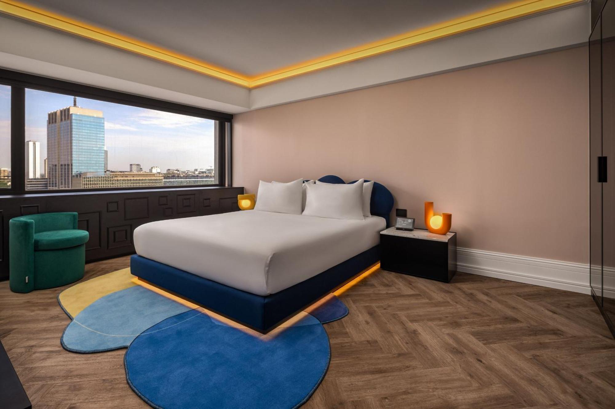Uptown Hotel 4*