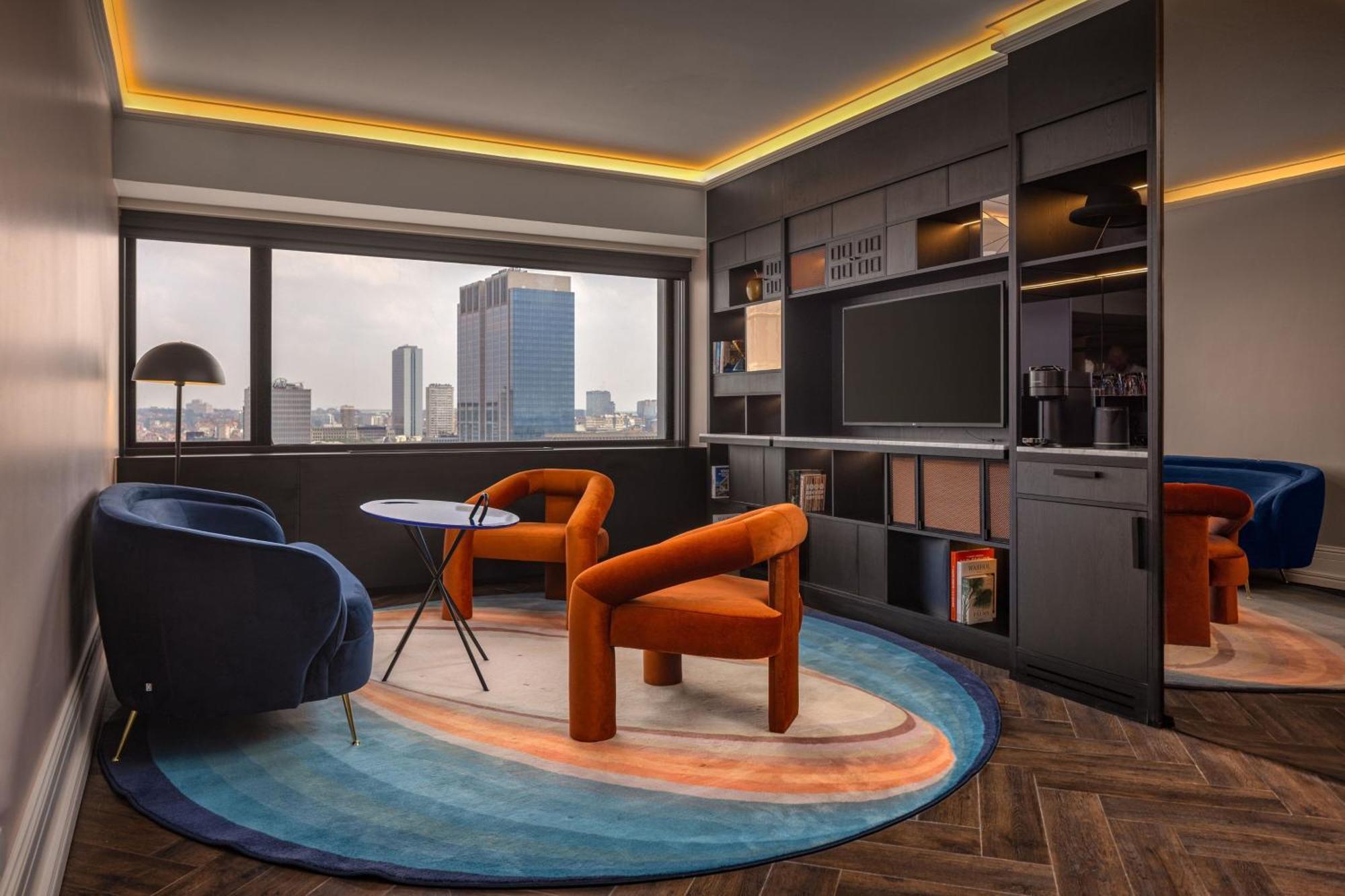 Uptown 4*