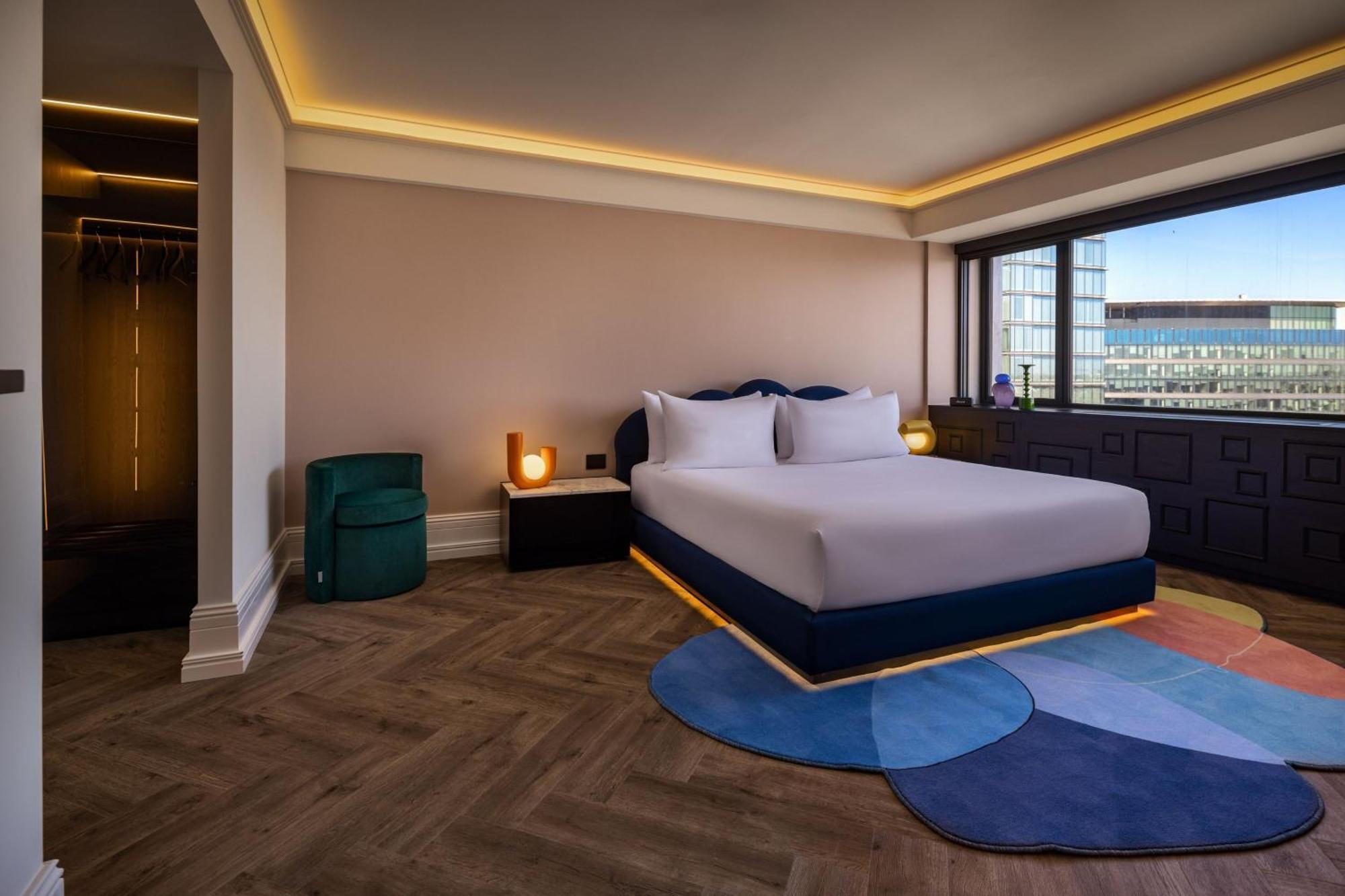 Uptown 4*