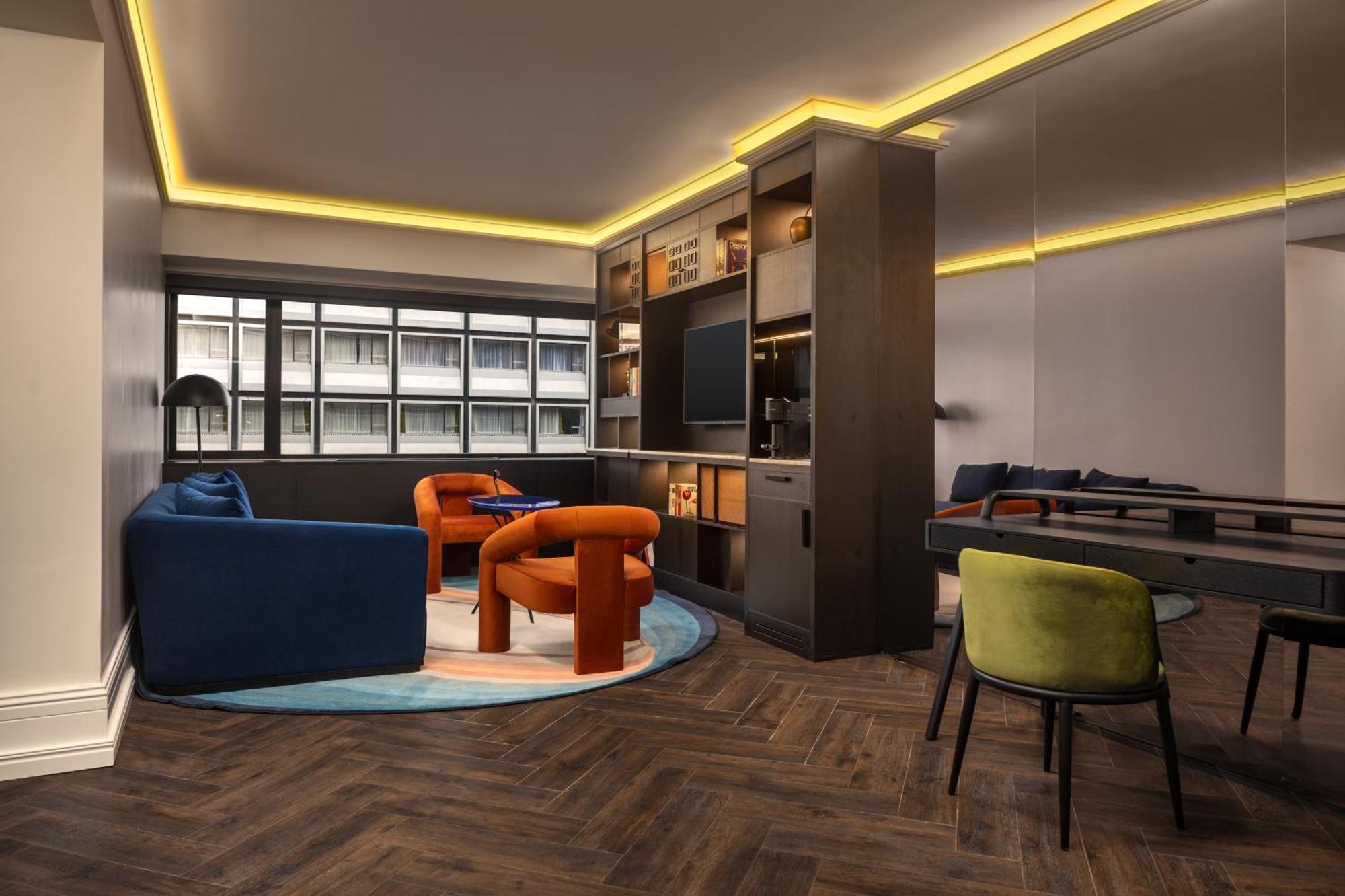 Uptown Hotel 4*