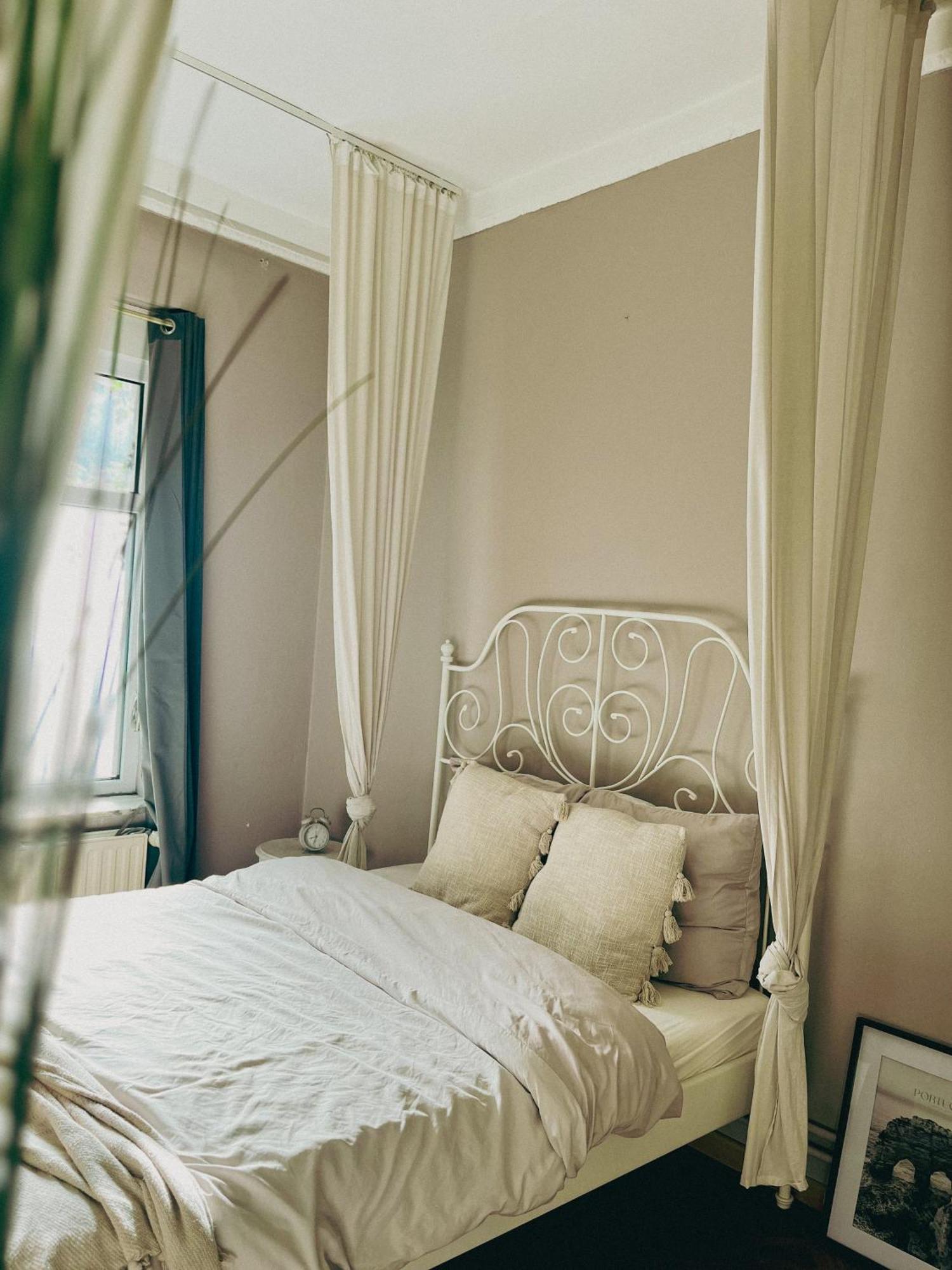 Appartamento Ideal For Exploring Brussels, Close To Midi Station And Main Attractions *