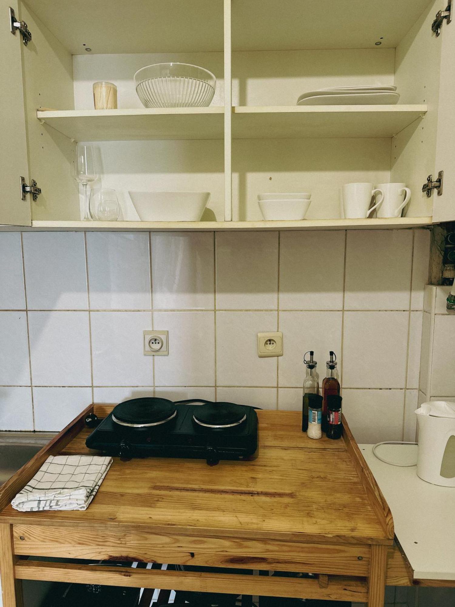 Ideal For Exploring Brussels, Close To Midi Station And Main Attractions