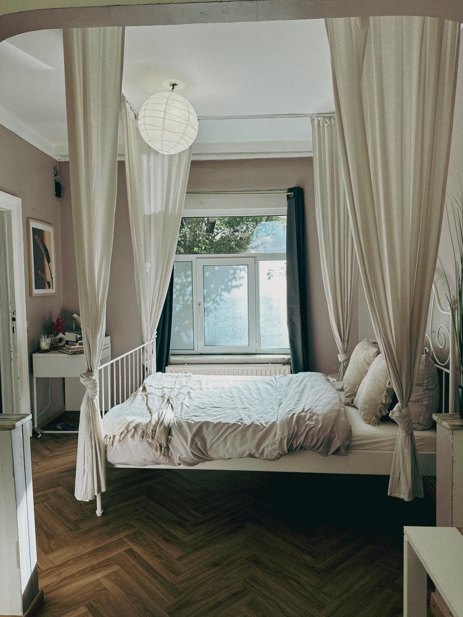 Ideal For Exploring Brussels, Close To Midi Station And Main Attractions *