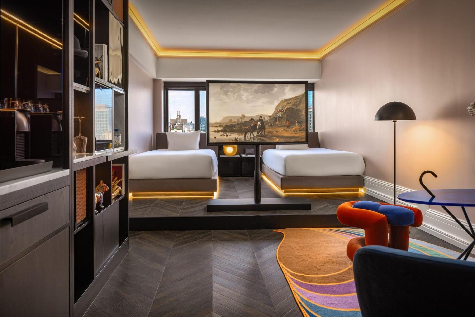 Uptown 4*