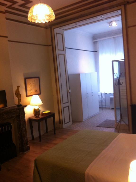 18 Hotel