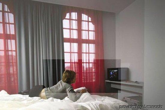 Hotel Monty Small Design