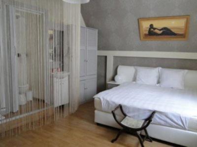 La Zarin Bed & Breakfast