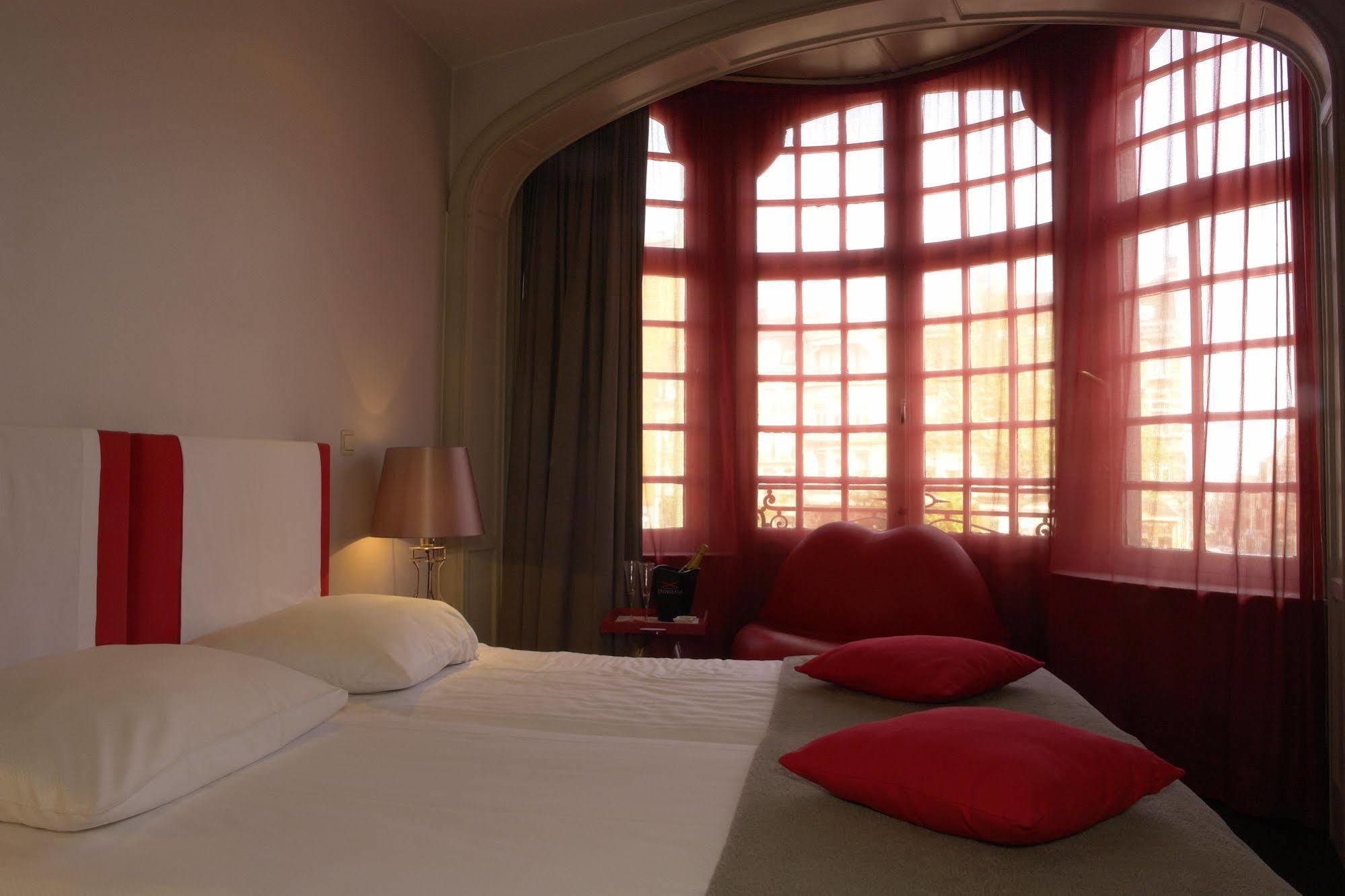 Monty Small Design Hotel 2*