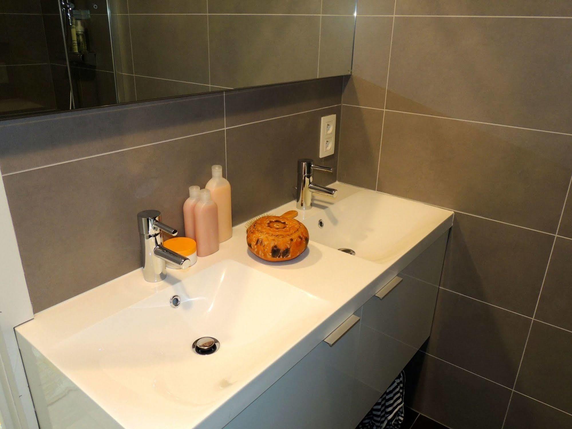 Chambon Suites Aparthotel 2*