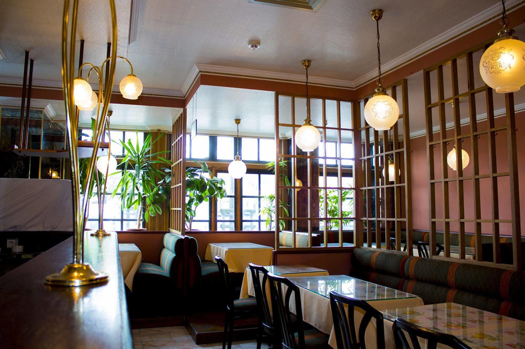 Continental Hotel 2*