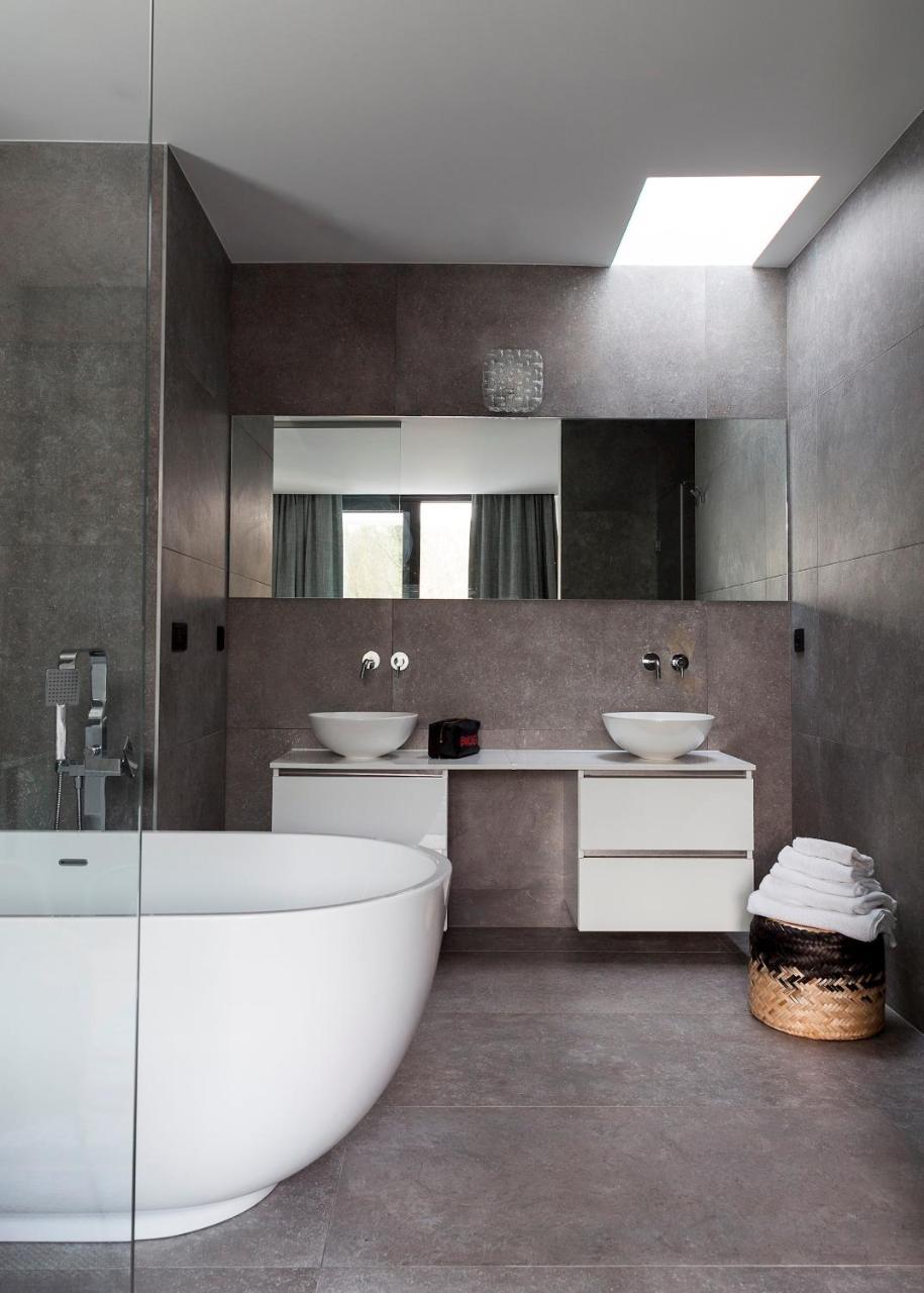 Unit 5 - Trendy Smart Triplex Private Garden & Parking Appartement *