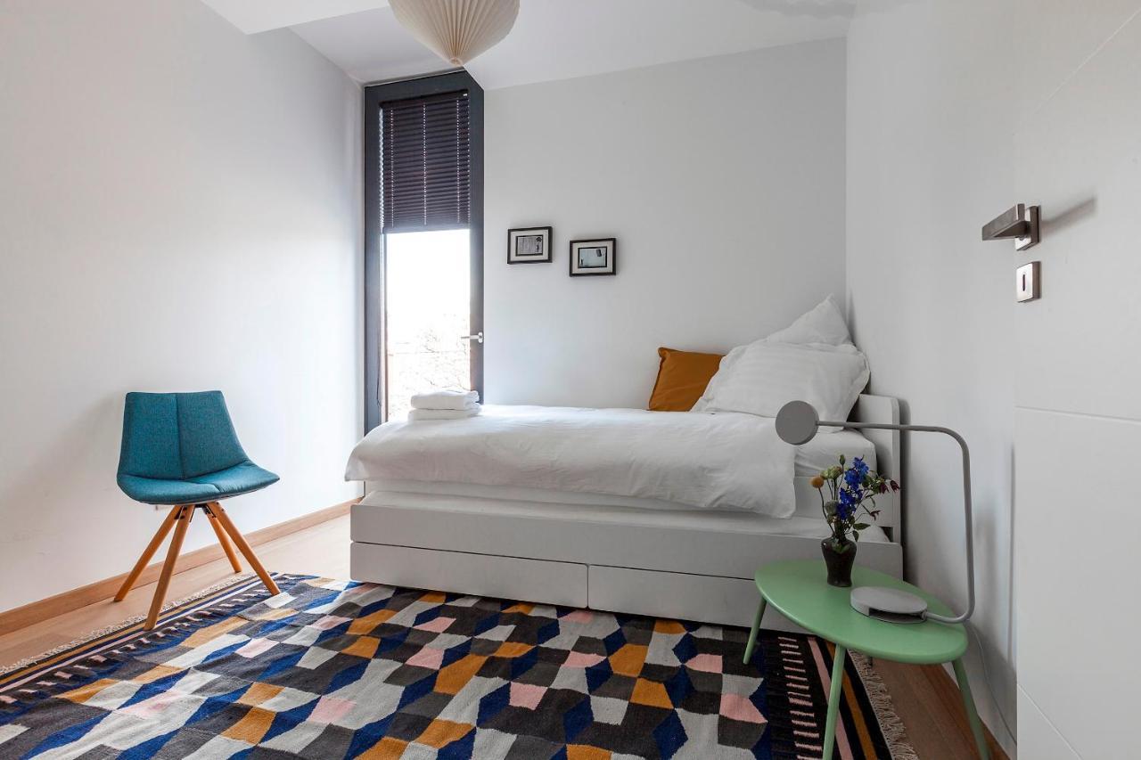 Unit 5 - Trendy Smart Triplex Private Garden & Parking Appartement *