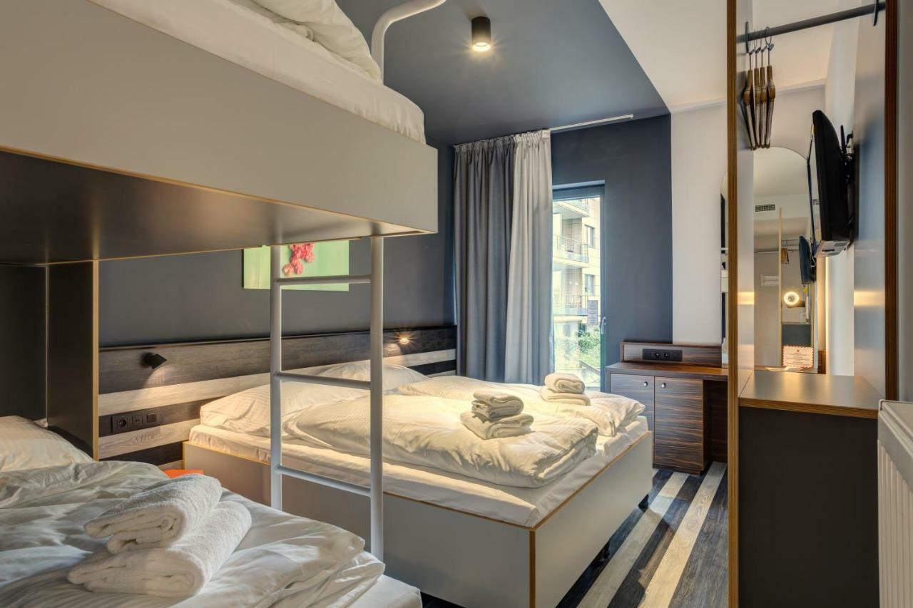Meininger Gare Du Midi Hotel 3*