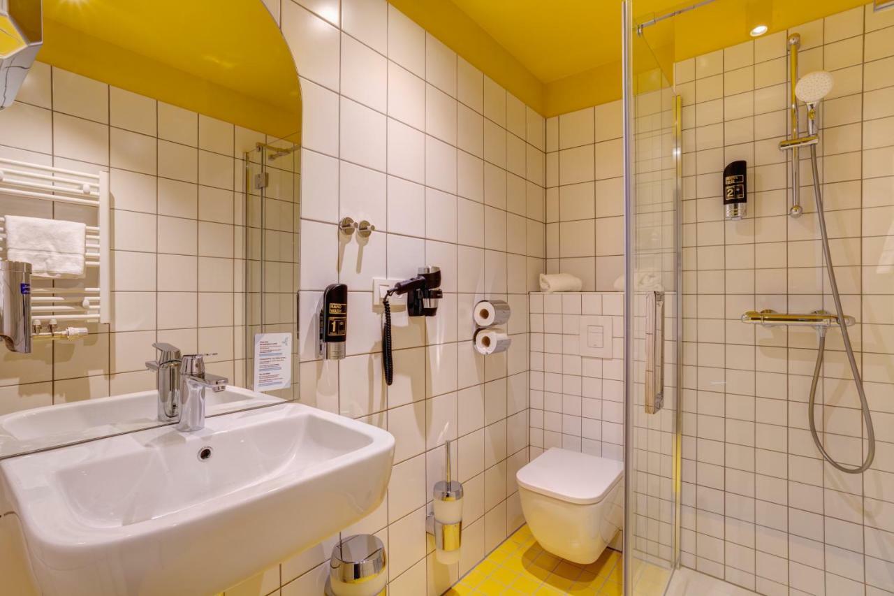 Hotel Meininger Gare Du Midi