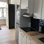 Magnifique Studio au 2ème étage, à proximité de la gare du midi!