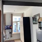 Magnifique Studio au 2ème étage, à proximité de la gare du midi!