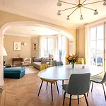 Castel Cosy Residence