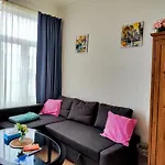 Studio Entier Avec Balcon - Tour Et Taxis