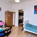 Studio Entier Avec Balcon - Tour Et Taxis