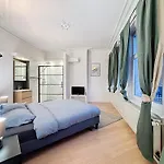 Cosy Apartment Moliere