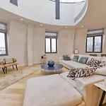 Triplex Penthouse In The City Center