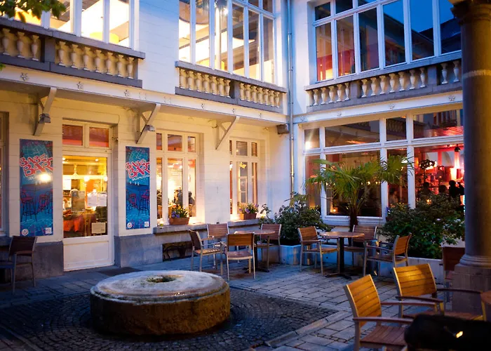 Hi Jacques Brel Hostel