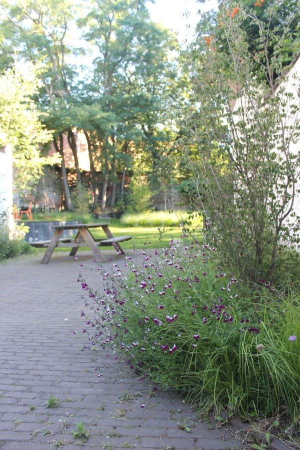 Canopee Guesthouse Frühstückspension *