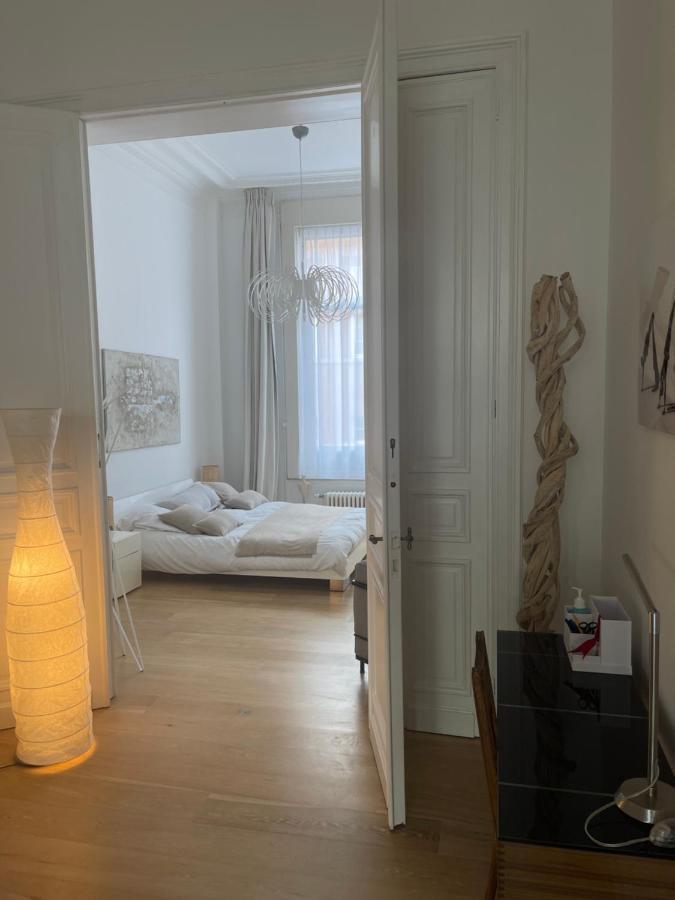 Apartment In Trendy Chatelain Center Area Little Garden Internet Wifi *