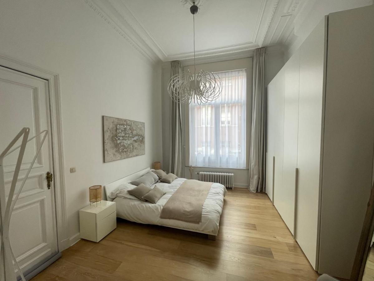 In Trendy Chatelain Center Area Little Garden Internet Wifi Apartment Brüssel