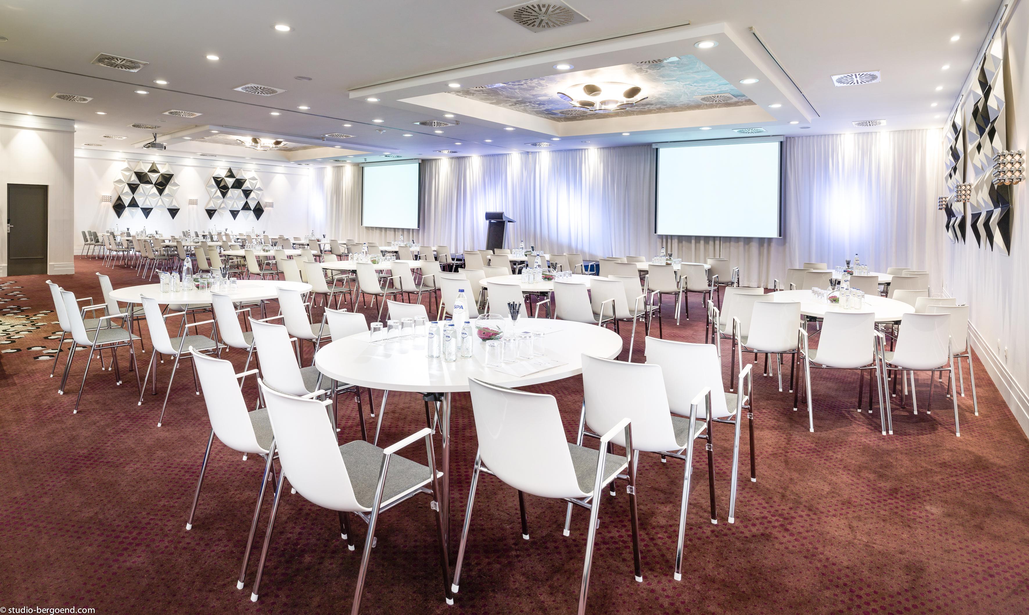 Radisson Collection Grand Place Hotel