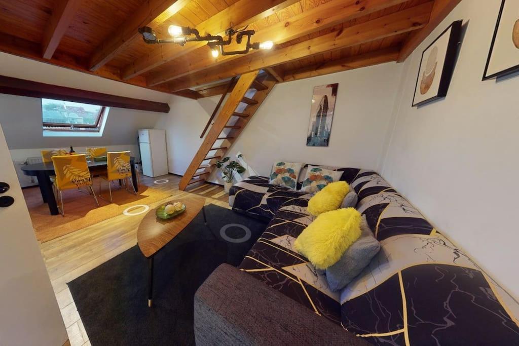 2 Bedroom With A Rooftop Terrace On 3rd Floor Brüssel