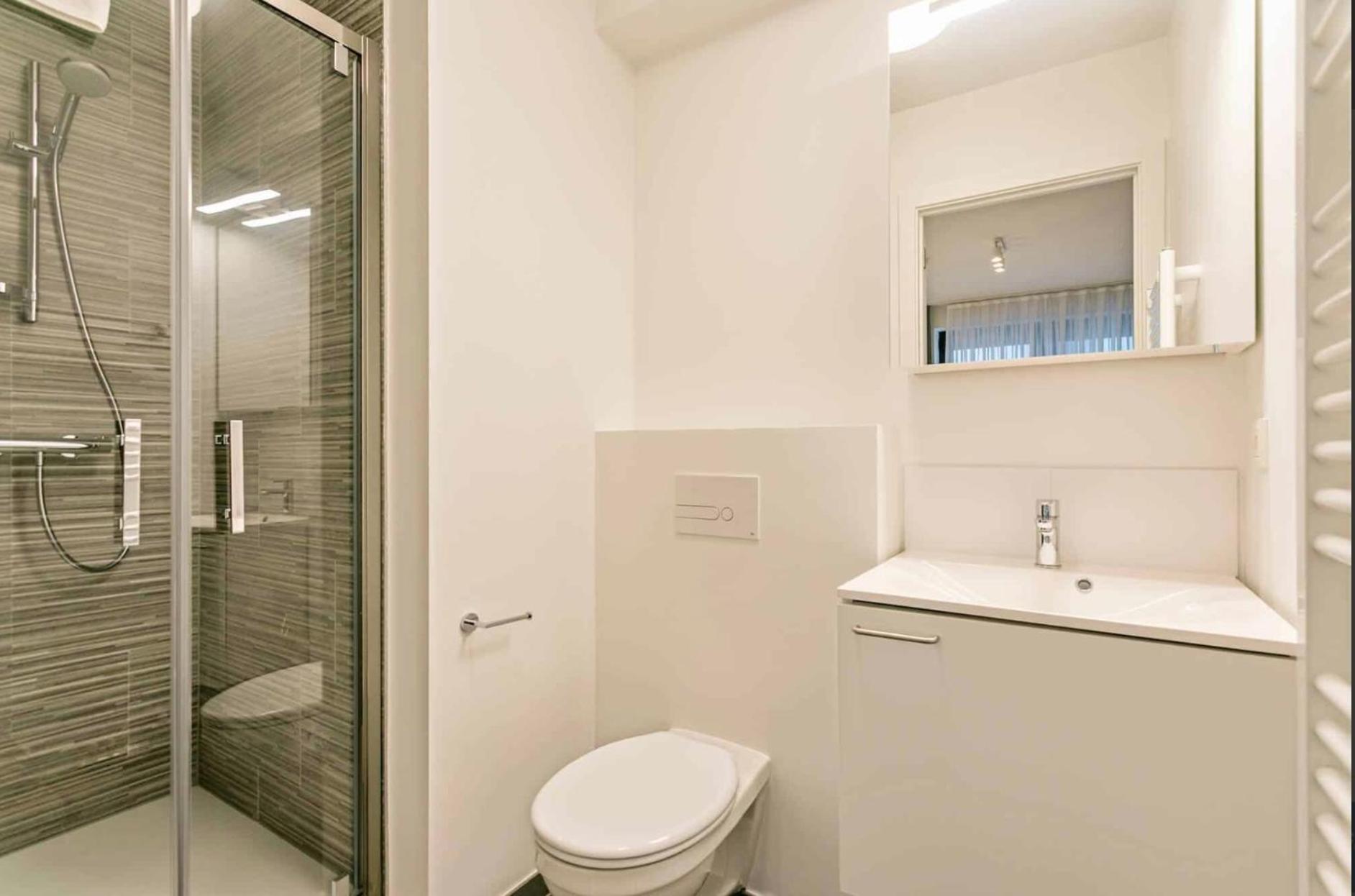 Furnished 2 Bedroom In Center Brüssel
